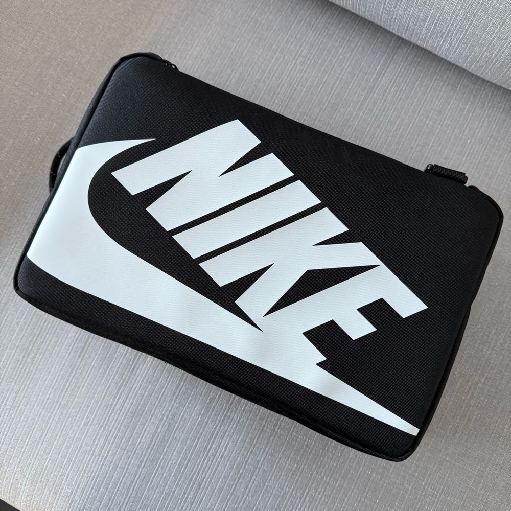Nike Shoebox Crossbody